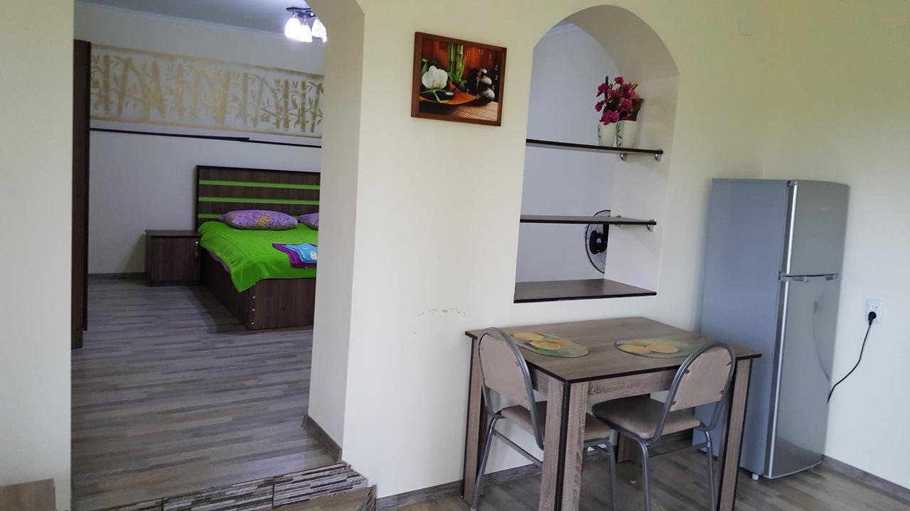 Гостевой дом Olga's Home Батуми Экстерьер фото