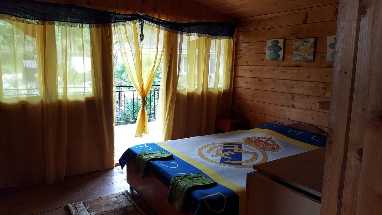 Гостевой дом Olga's Home Батуми Экстерьер фото